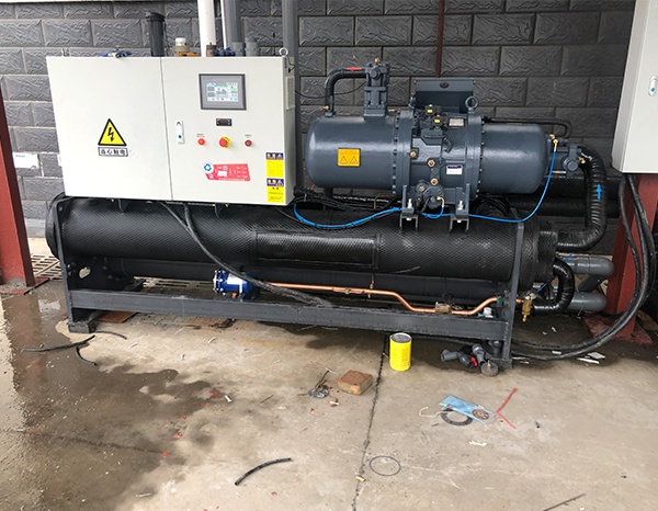 工業(yè)冷水機(jī)組